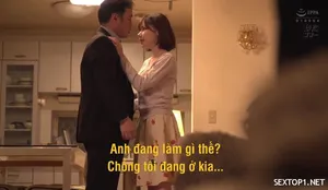 Mạnh Mẽ rất hay ve vãn. Tối nay, một người vợ 32 tuổi rất hấp dẫn. Cô ấy có búi tóc lớn cỡ D. Cô ấy vặn mình và được em trai phục vụ. Cô ấy rất thoải mái.